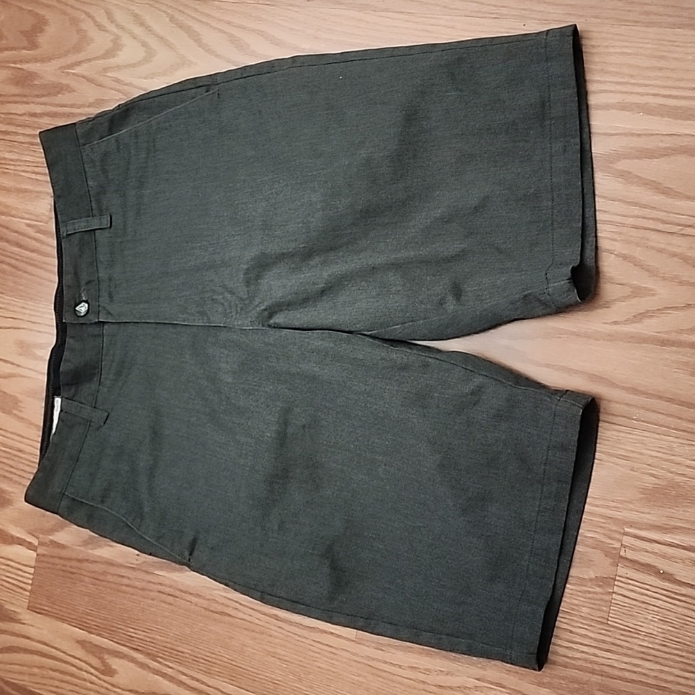 Volcom shorts size 29